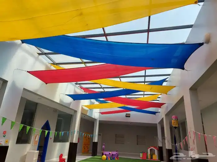 مظله سيارتين جنب بعض 3