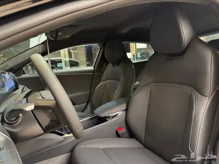 Lucid Air Pure 2025 NEW 5