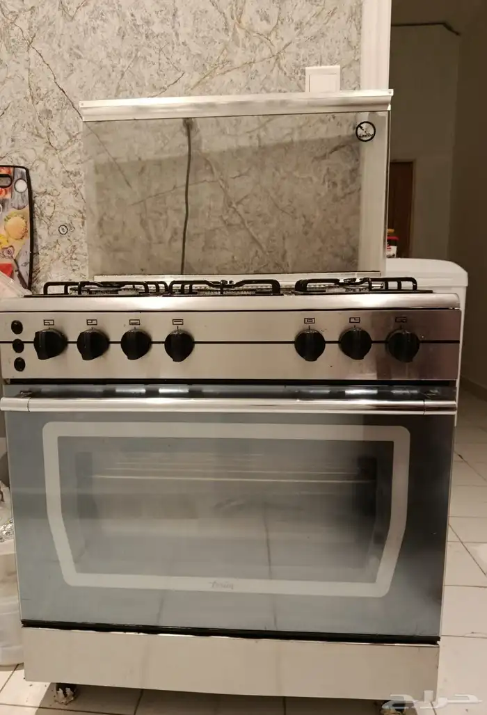 غرفة نوم ومجلس وبوتجاز خمس عيون بالفرن والانبوبة والمنظم 5