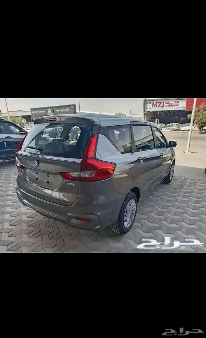 سوزوكي ارتيجا 5