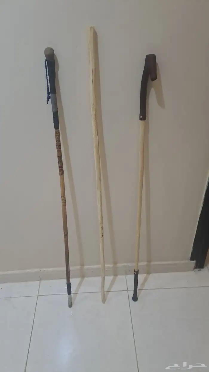 للبيع 3 عصي عتم وخيزران 0
