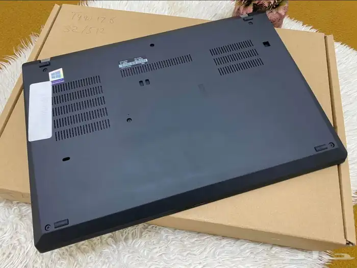 لابتوب لينوفو ثينك باد T490 شاشه لمس كور i7 نظيف جدا 7
