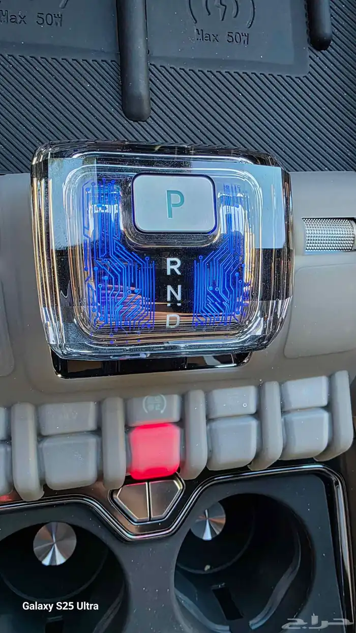 للبيع في الرياض كرستالة قير لسيارة ليوبارد 4