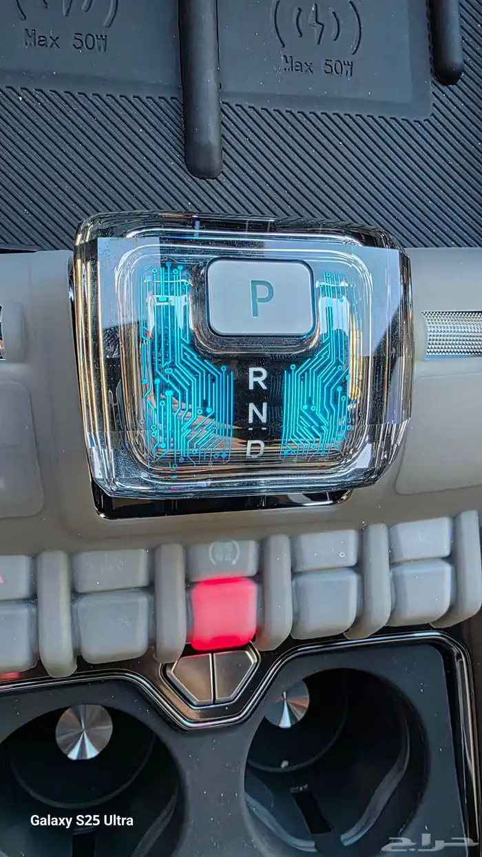 للبيع في الرياض كرستالة قير لسيارة ليوبارد 1