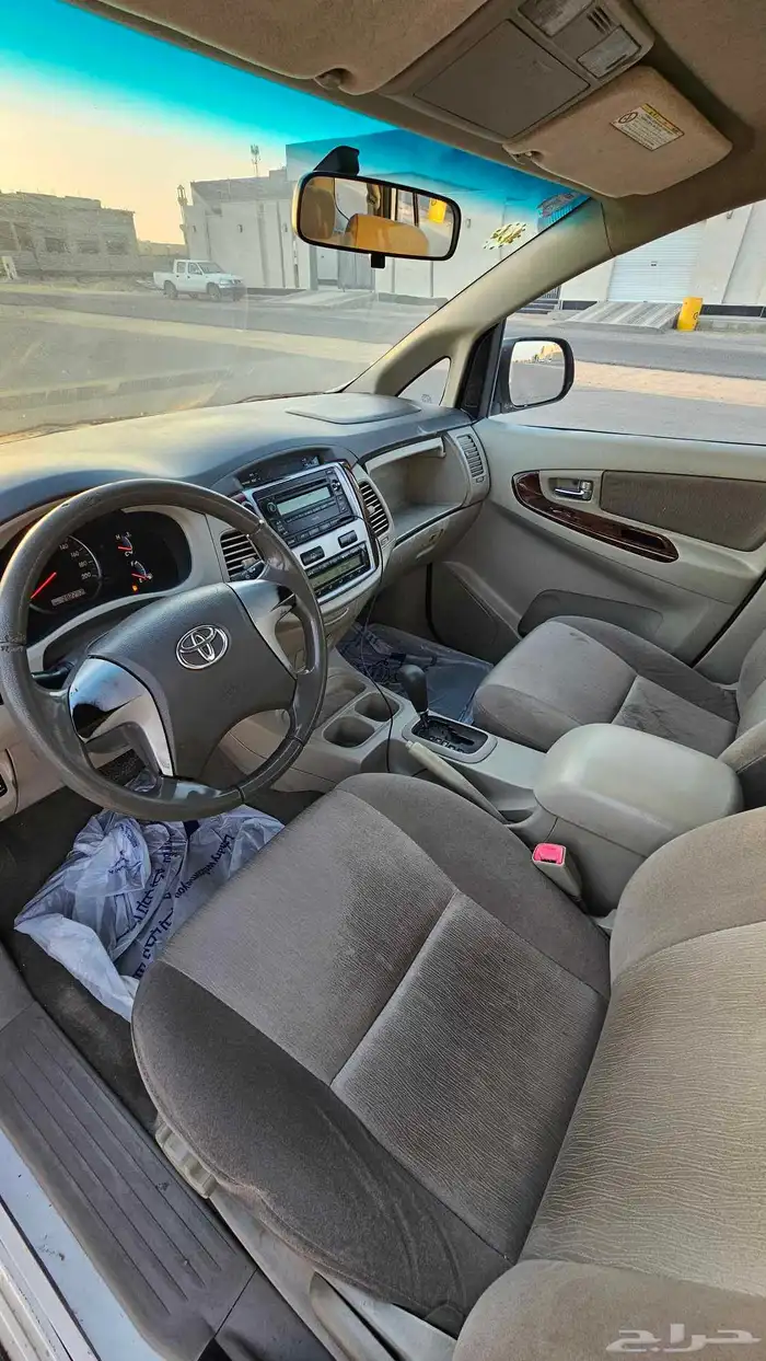 تويوتا انوفا 2012 4