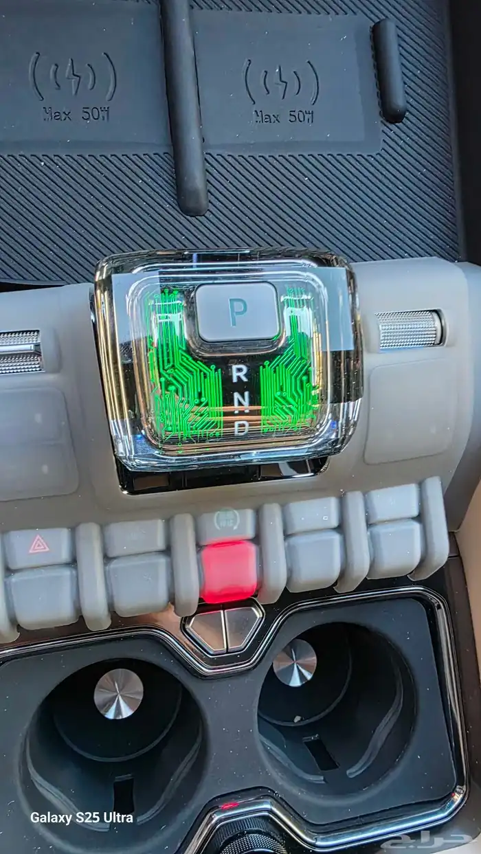 للبيع في الرياض كرستالة قير لسيارة ليوبارد 7