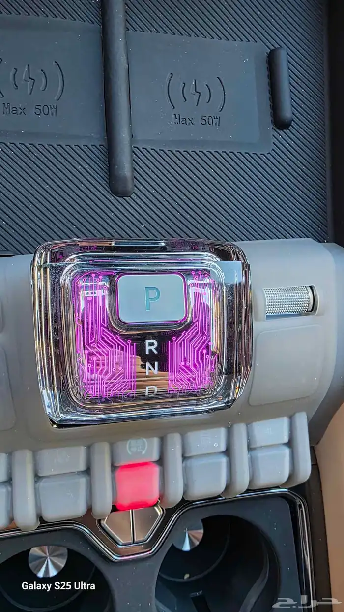 للبيع في الرياض كرستالة قير لسيارة ليوبارد 6