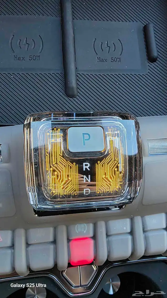 للبيع في الرياض كرستالة قير لسيارة ليوبارد 5