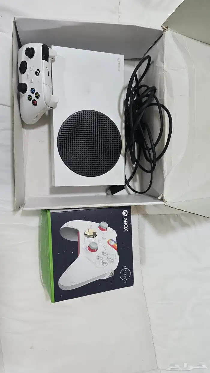 بلاستيشن اكس بوكس s مع جميع اغراضه ويد اضافيه نظيف 7