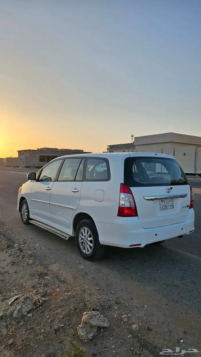 تويوتا انوفا 2012 3