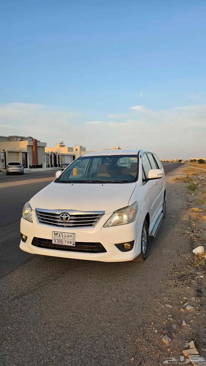تويوتا انوفا 2012 1