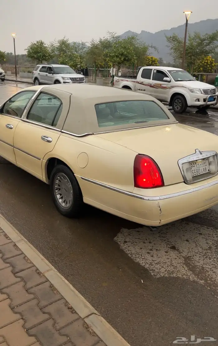 لنكولن تاون كار مجدد مفحوص 11