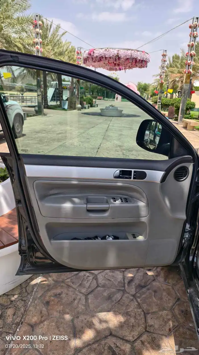 فولكس واجن طوارق 2010 18