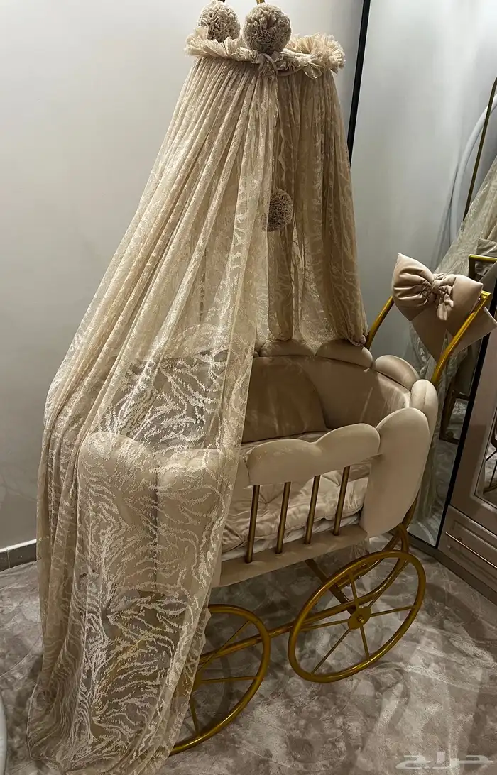 سرير استقبال مواليد نظيف 1