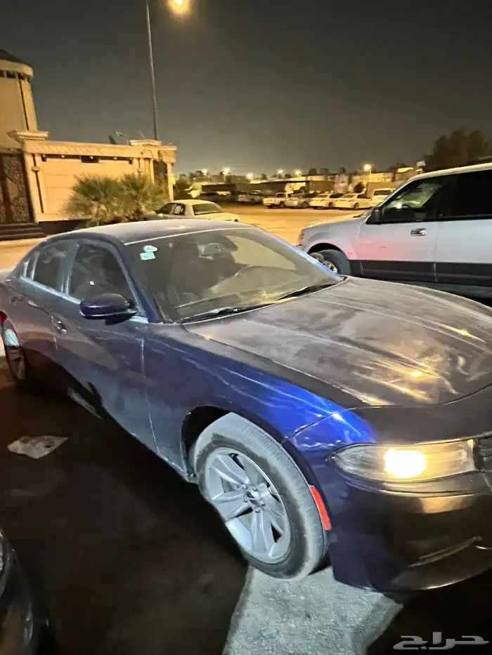 للبيع تشارجر 2015 sxt 6