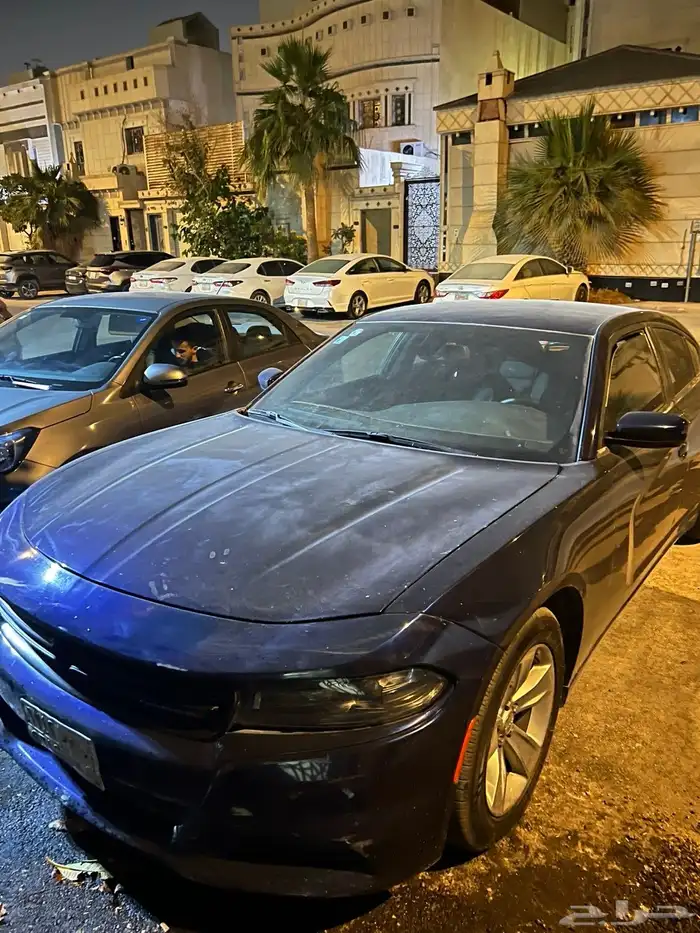 للبيع تشارجر 2015 sxt 0