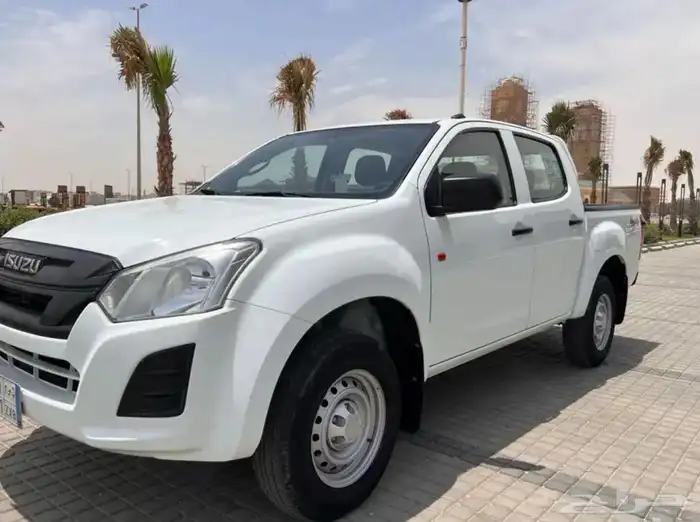 سياره ايسوزو دبل كابينه 3