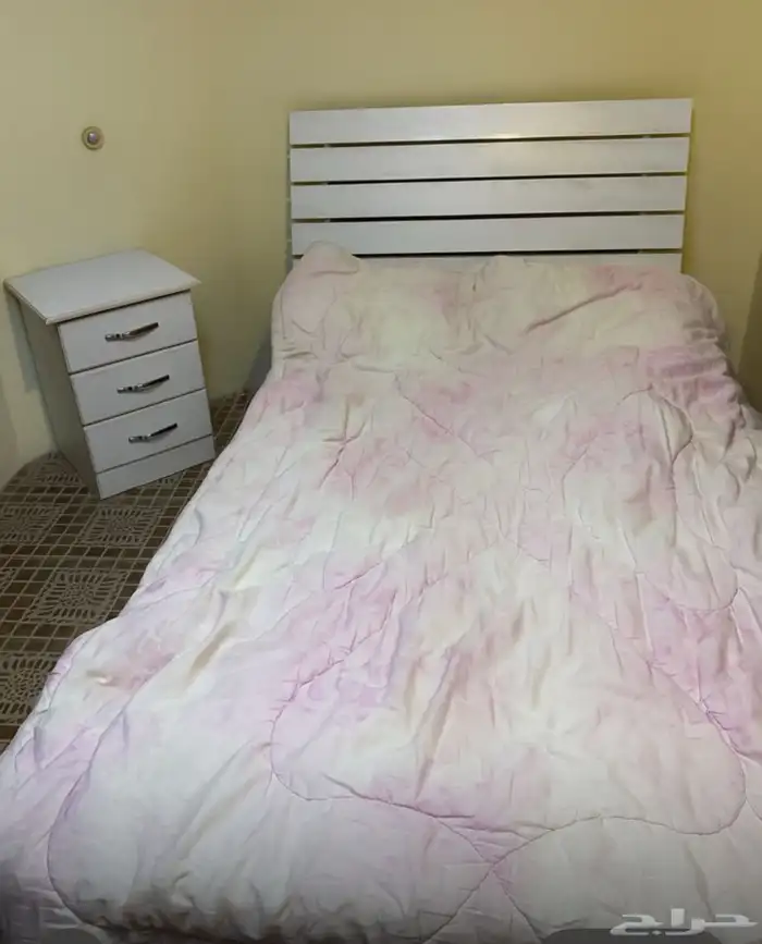 اثاث طاولات دروج غرفة نوم 1