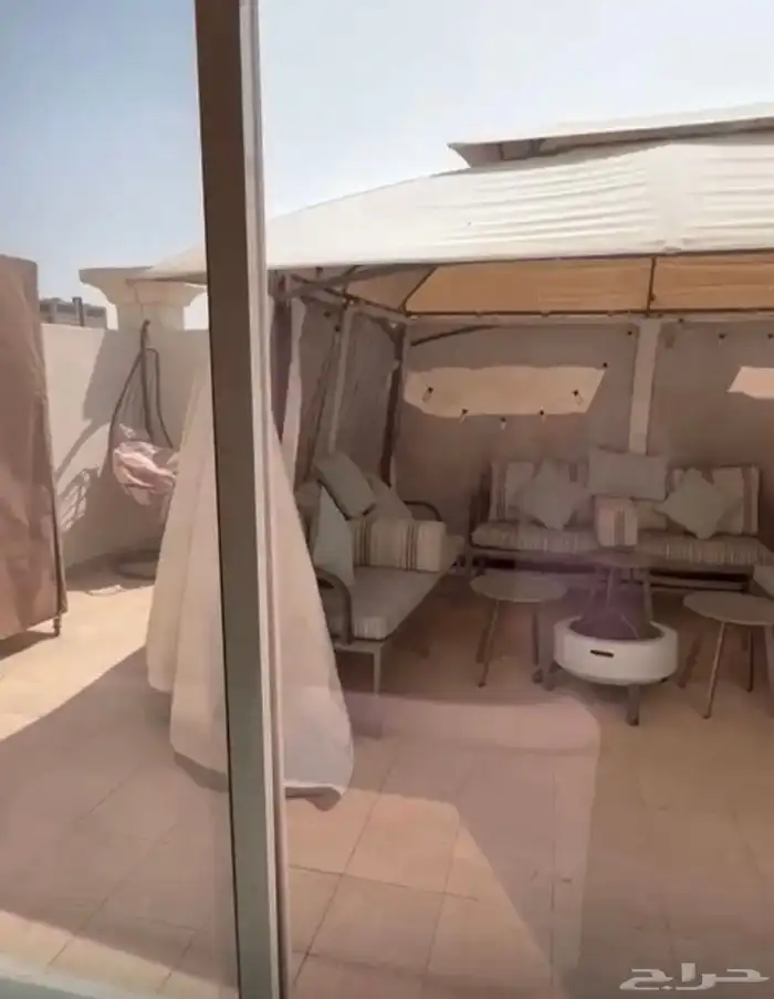 شقة محلق للبيع مساحة 300 م مع الاثاث 0