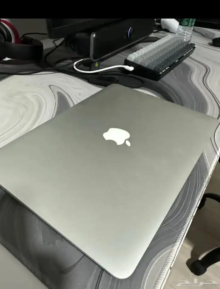 ماك بوك air 2017 قمه في النظافة 1