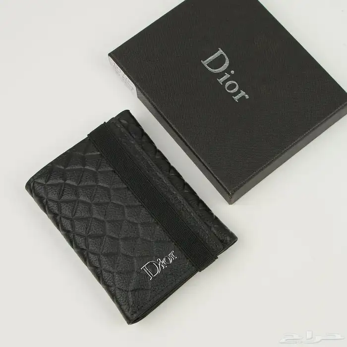 خذ لك او هديه لمن تحب نظاره كارتير ومحفظه ديور 200 ريال فقط 9