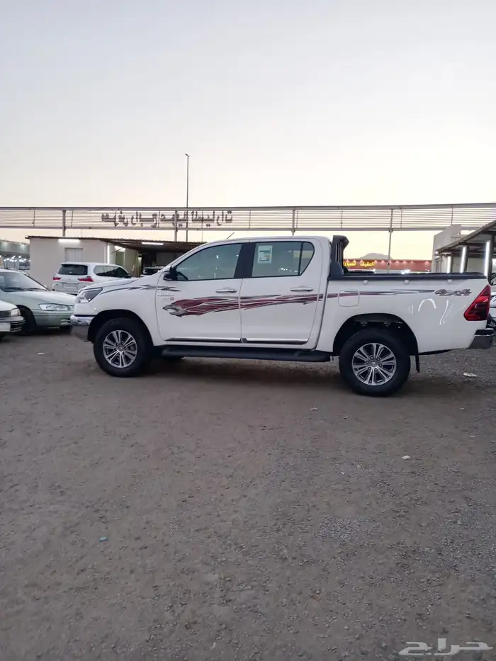 للبيع هلكس 2023 ديزل فل كامل سعودي بحالة الوكالة 4