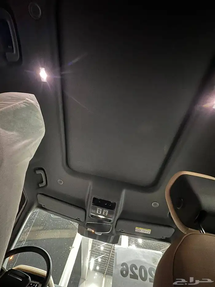 لاند روفر ديفندر 4سلندر SE 8