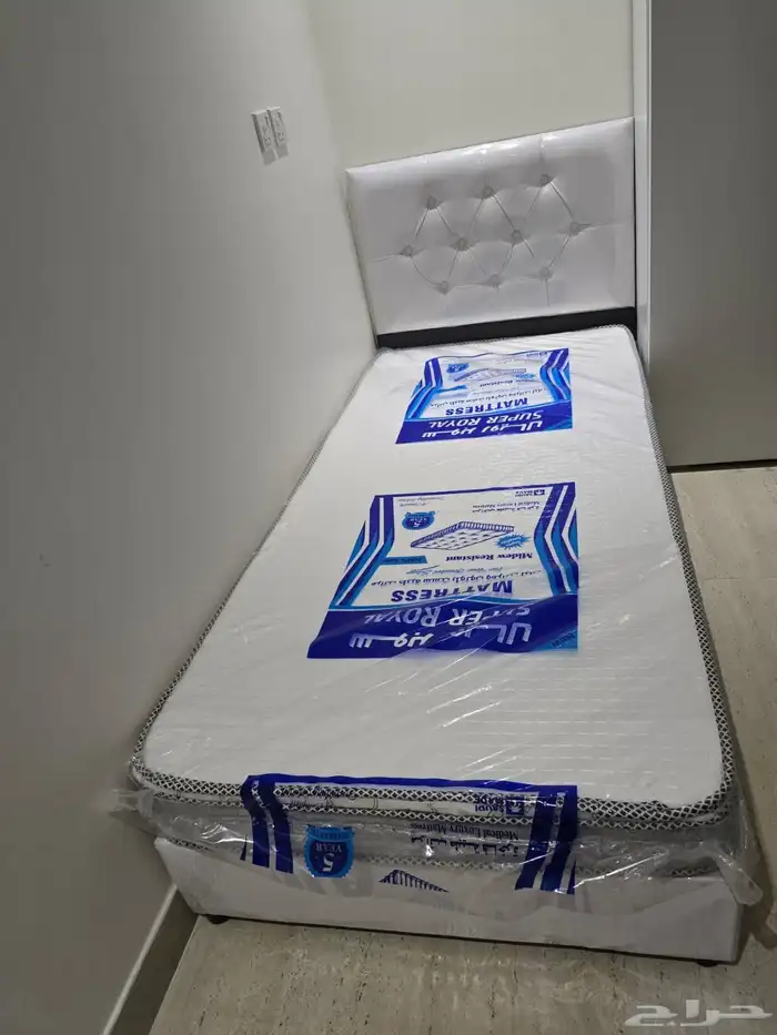 سرير خشب بو س نفر واحد او نفر ونص اي لون موجود 2