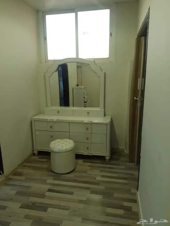 دواليب كبير و وسط مع غرفة نوم 6