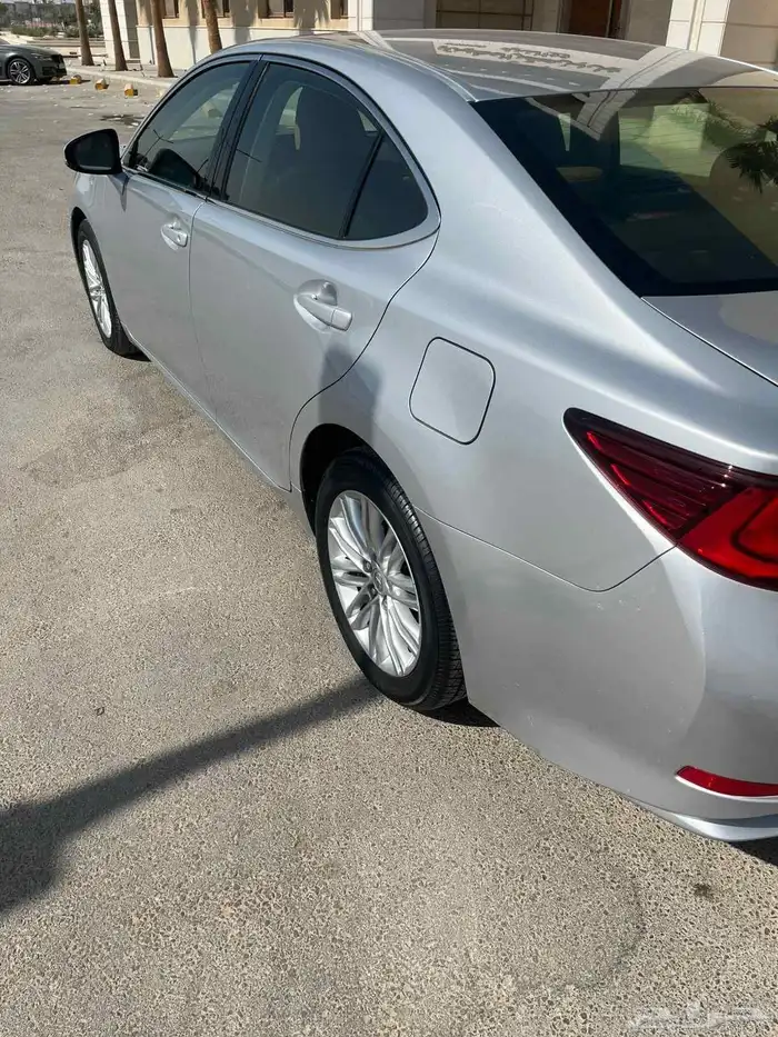 لكزس اي اس 350 موديل 2018 1