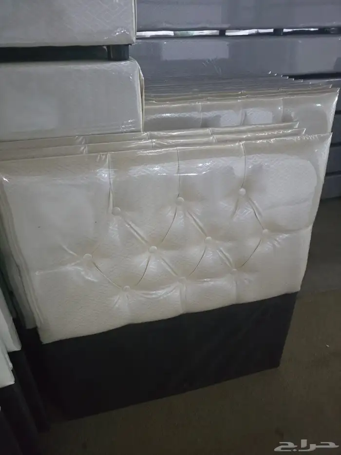 سرير خشب بو س نفر واحد او نفر ونص اي لون موجود 7