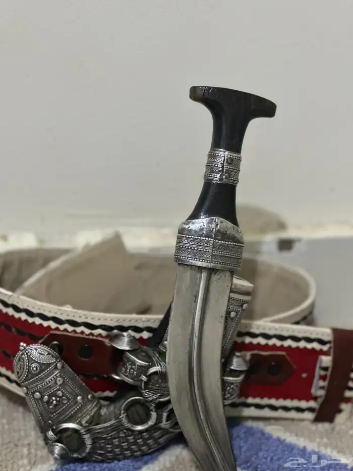 للبيع خنجر زراف كفوو مطرح ثلاث اصابع وشوي 4