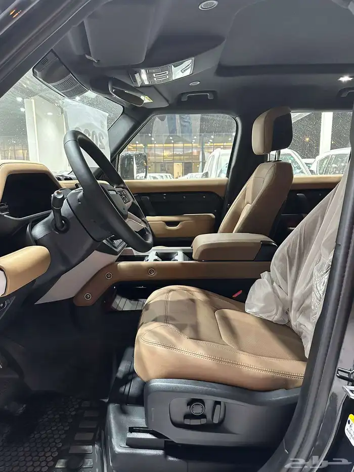 لاند روفر ديفندر 4سلندر SE 2