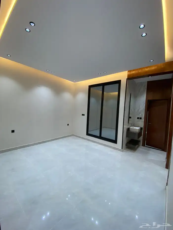 دور علوي وشقه في حي ديراب مع مصعد بسعر 750 الف 2