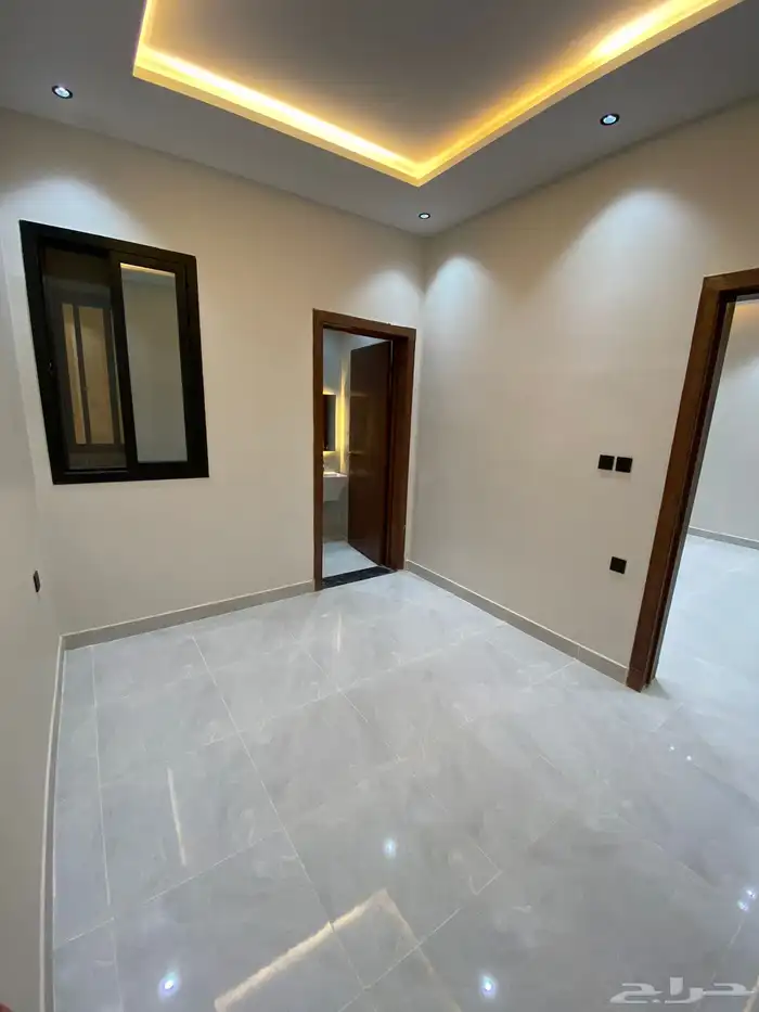 دور علوي وشقه في حي ديراب مع مصعد بسعر 750 الف 3