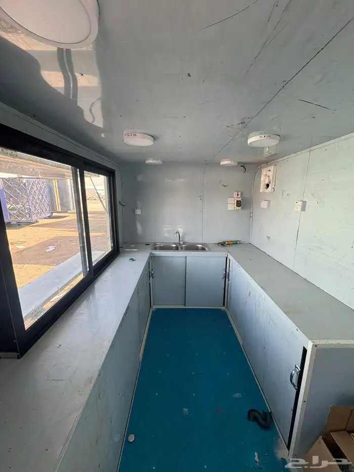 للبيع فود ترك 2 في 4 جديد جاهز 3