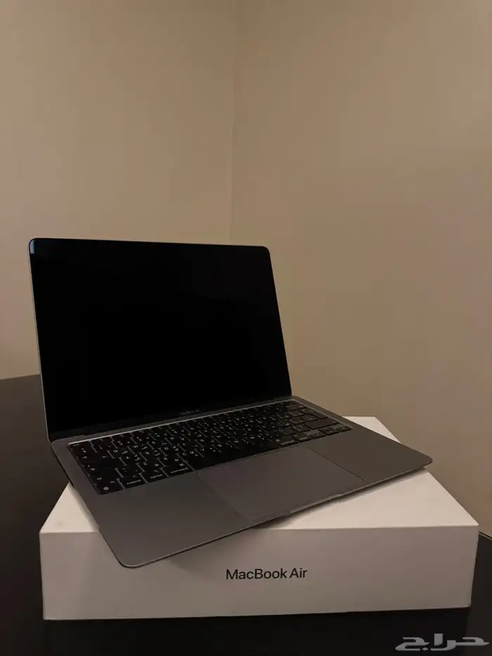 ماك بوك اير 13 شبه جديد 1