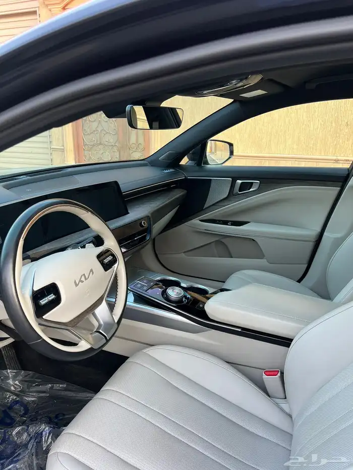 كيا K8 9