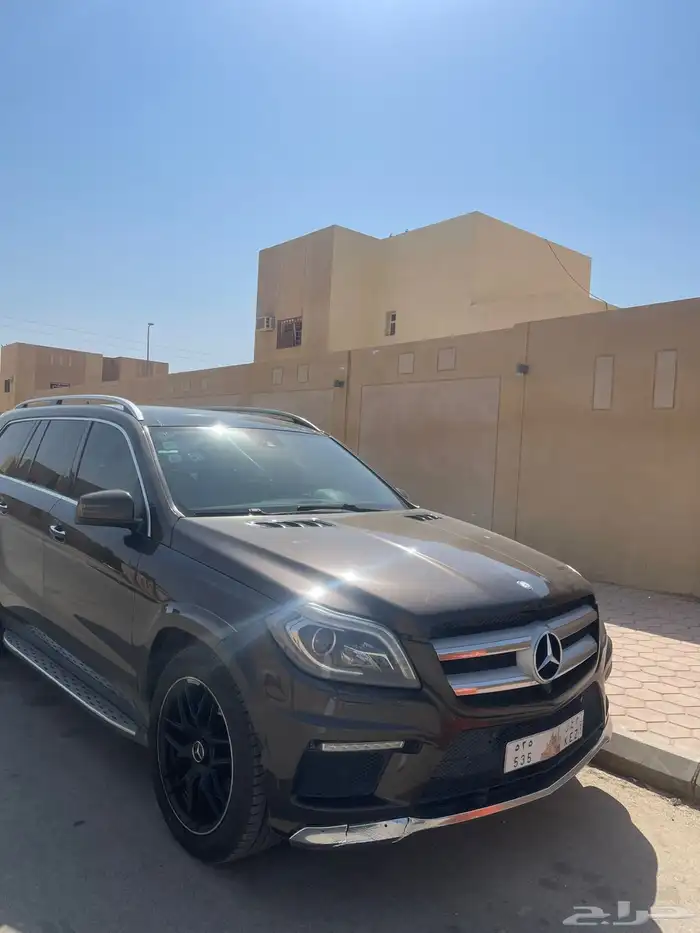 جيب مرسيدس GL500 موديل 2015 يحمل لوحة مميزة 0