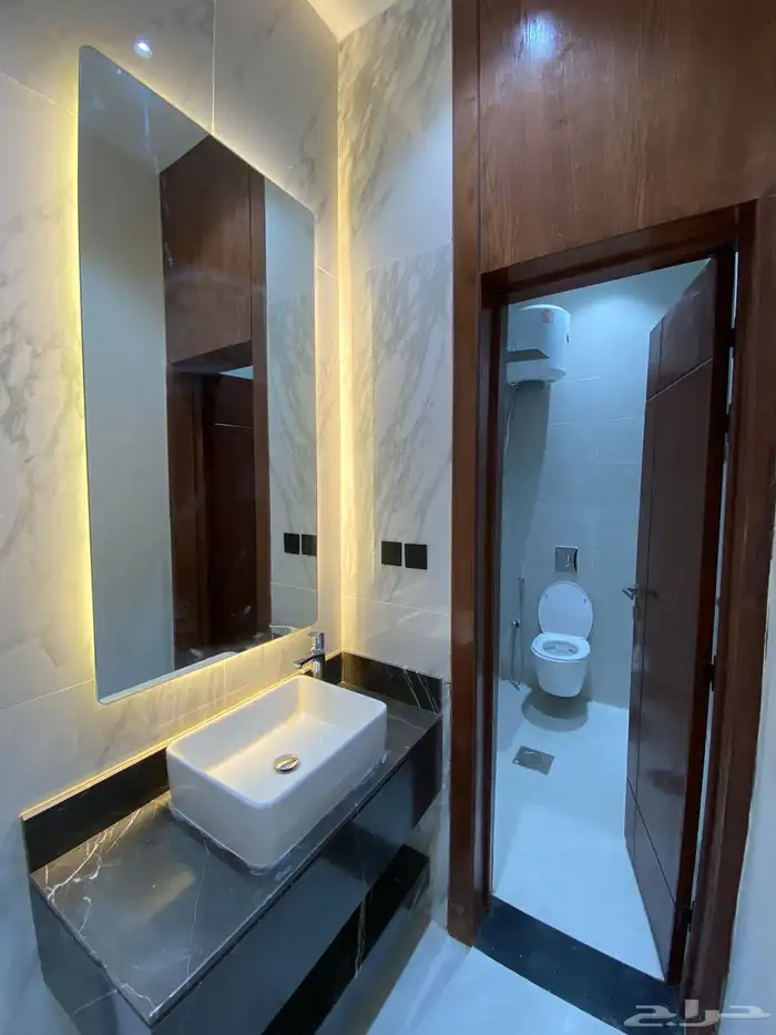 دور علوي وشقه في حي ديراب مع مصعد بسعر 750 الف 10