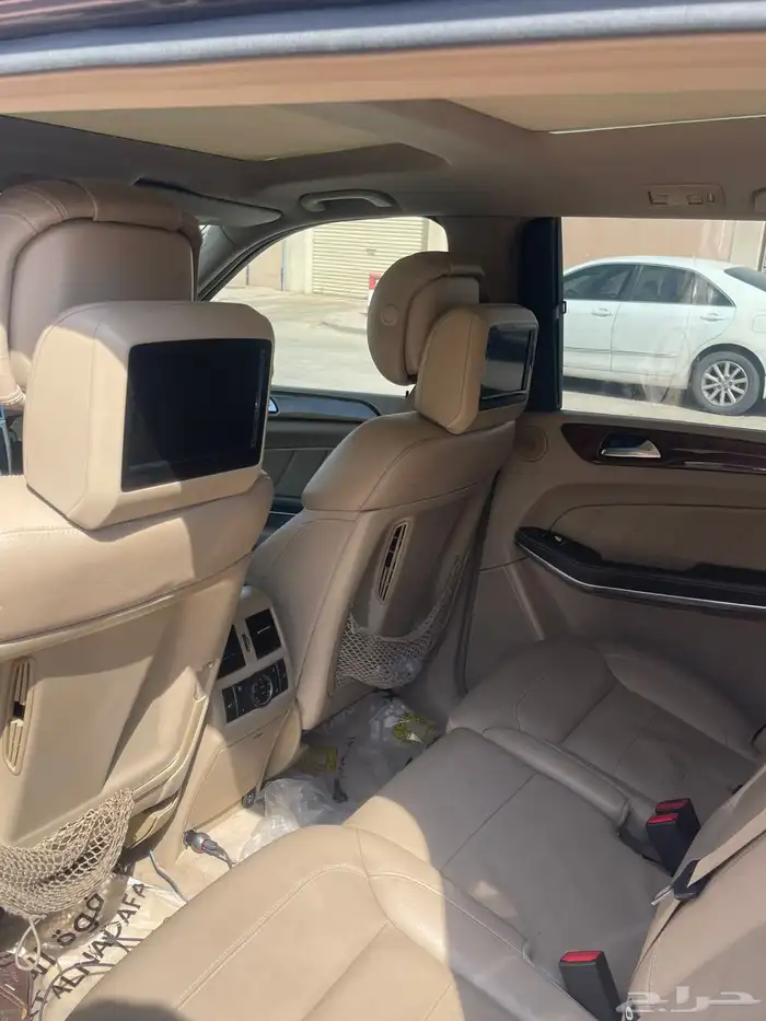 جيب مرسيدس GL500 موديل 2015 يحمل لوحة مميزة 7