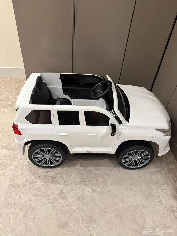 جيب لكزس يشيل إلى وزن 30 1