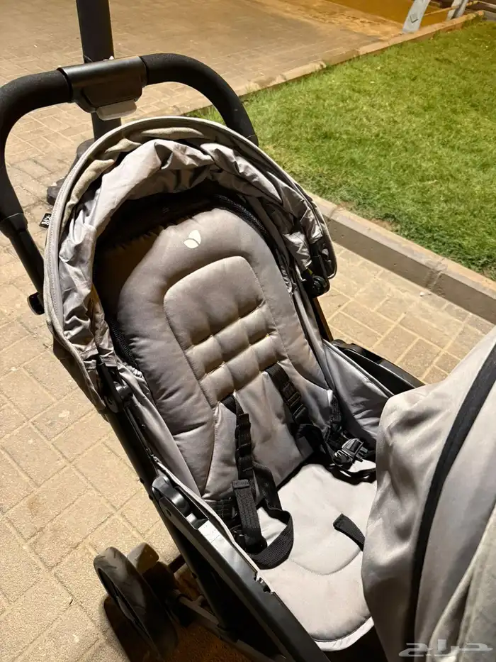 عربية اطفال ل طفلين او توام من شركة جوي 6