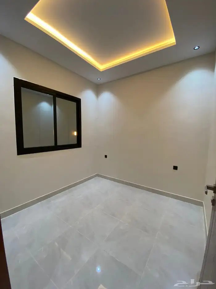 دور علوي وشقه في حي ديراب مع مصعد بسعر 750 الف 1