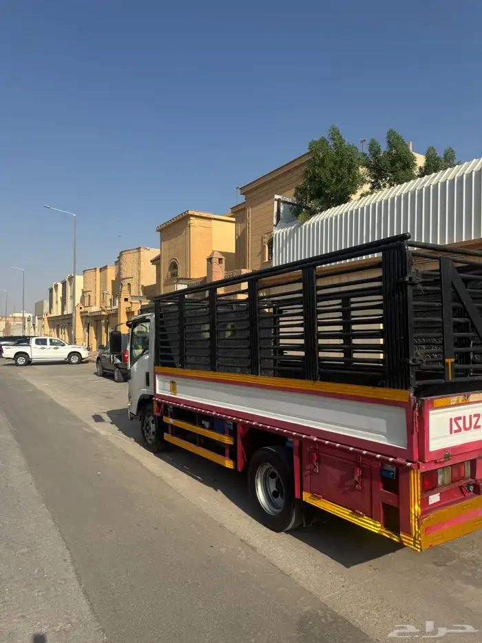 للبيع دينا ايسوزو 2023 صندوق 4