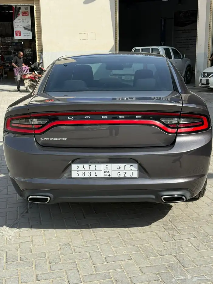 تشارجر ستاندر 6 سلندر. موديل 2015 2