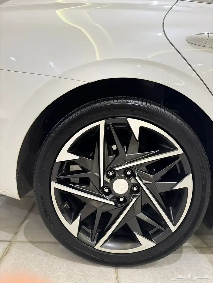 ازيرا 2021 ( بنزين ) فل كامل بحالة الوكالة 5