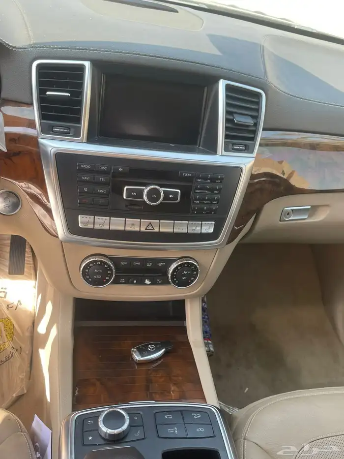 جيب مرسيدس GL500 موديل 2015 يحمل لوحة مميزة 9