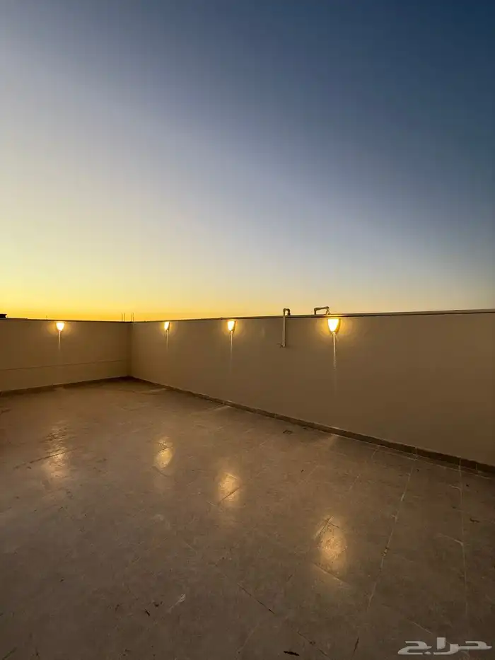 للبيع فلل روف علوية بحي الشفا مداخل مستقلة بمشب 18