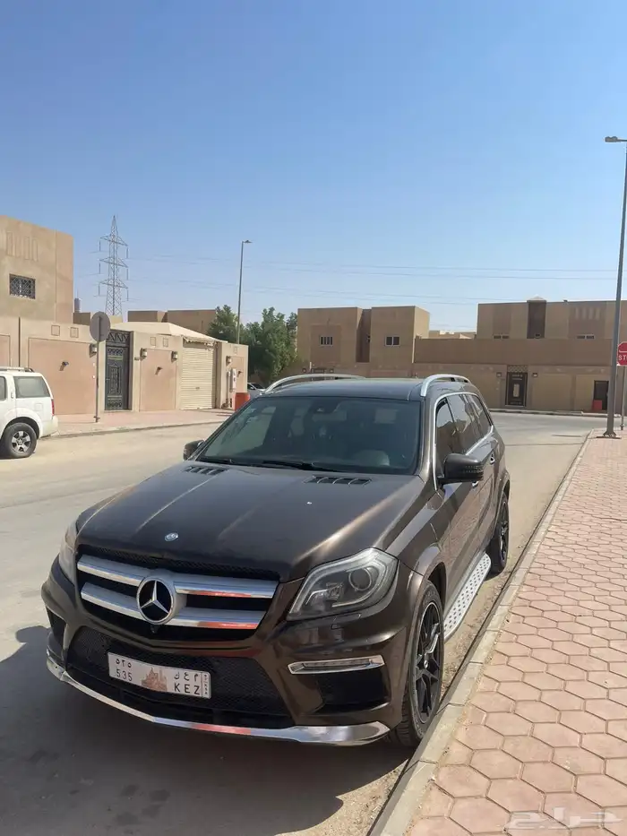 جيب مرسيدس GL500 موديل 2015 يحمل لوحة مميزة 2